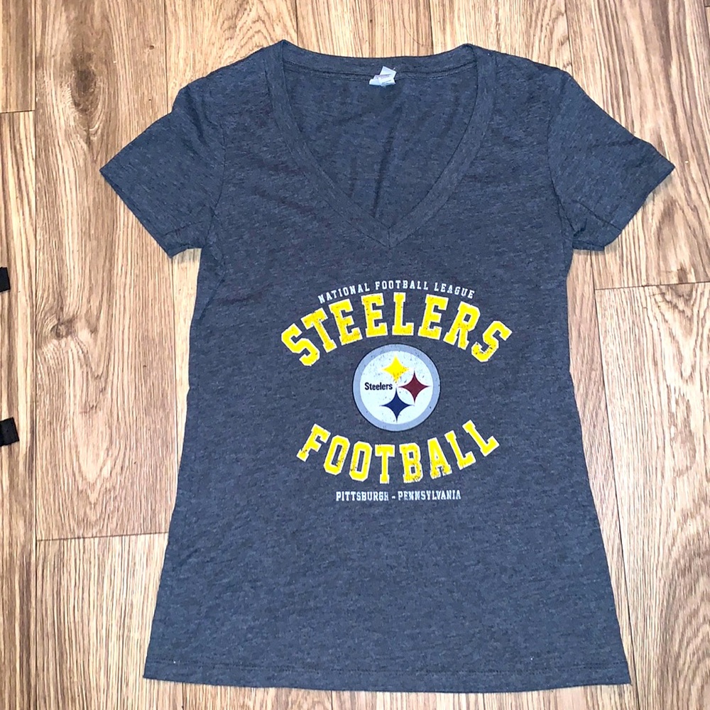 Woman’s Pittsburgh Steelers shirt